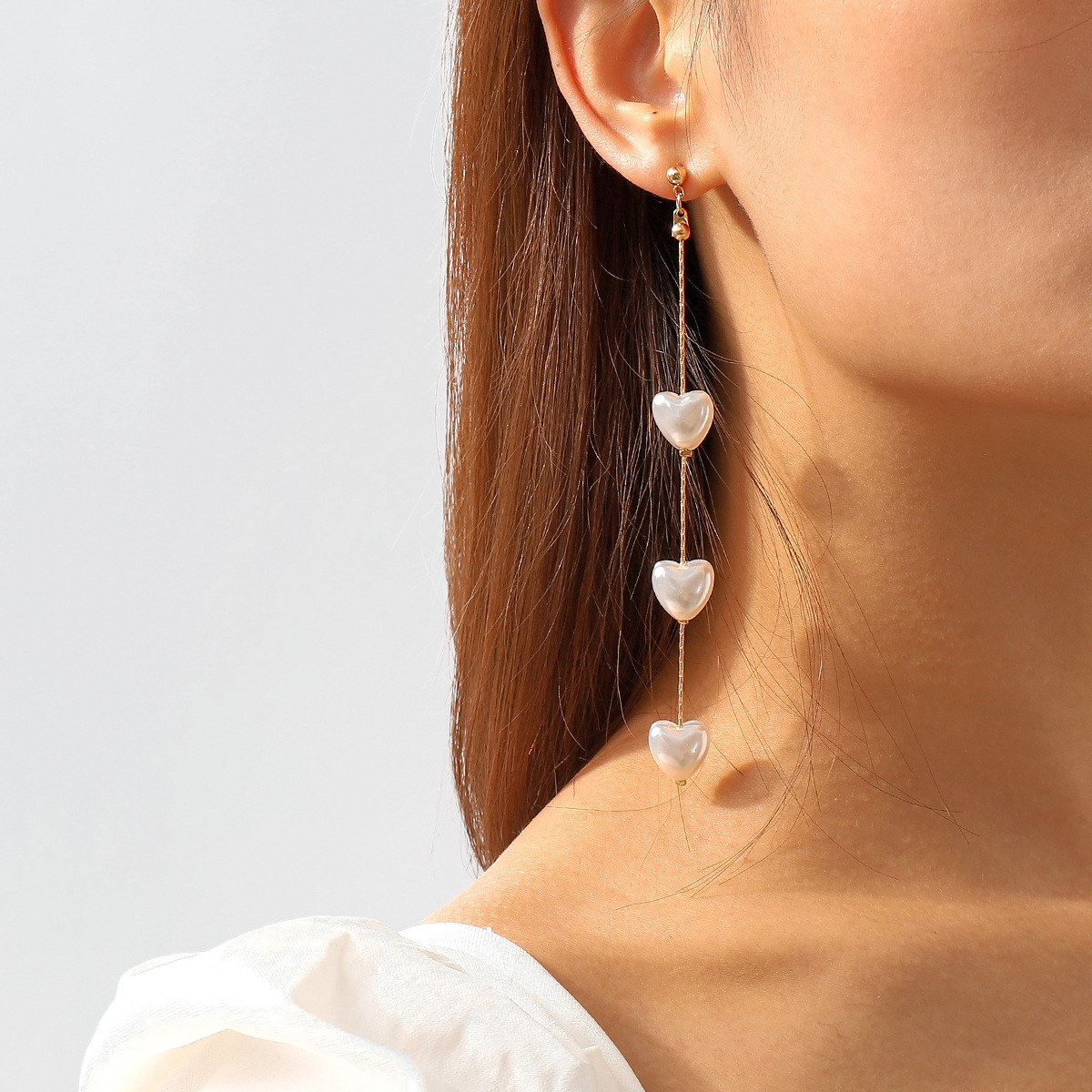 1 Pair Elegant Modern Style Simple Style Heart Shape Imitation Pearl Alloy Drop Earrings display picture 4