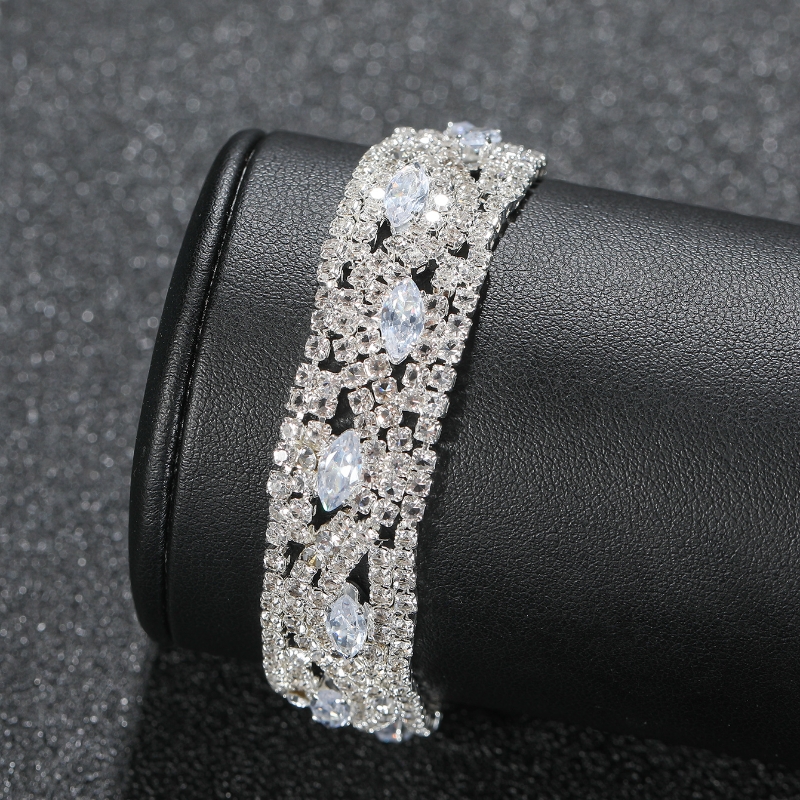 Simple Style Solid Color Rhinestone Women's Bracelets display picture 2