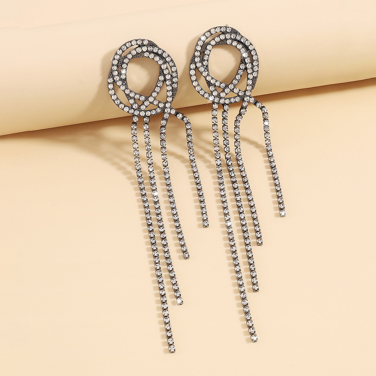1 Pair Modern Style Simple Style Shiny Tassel Inlay Alloy Rhinestones Drop Earrings display picture 2