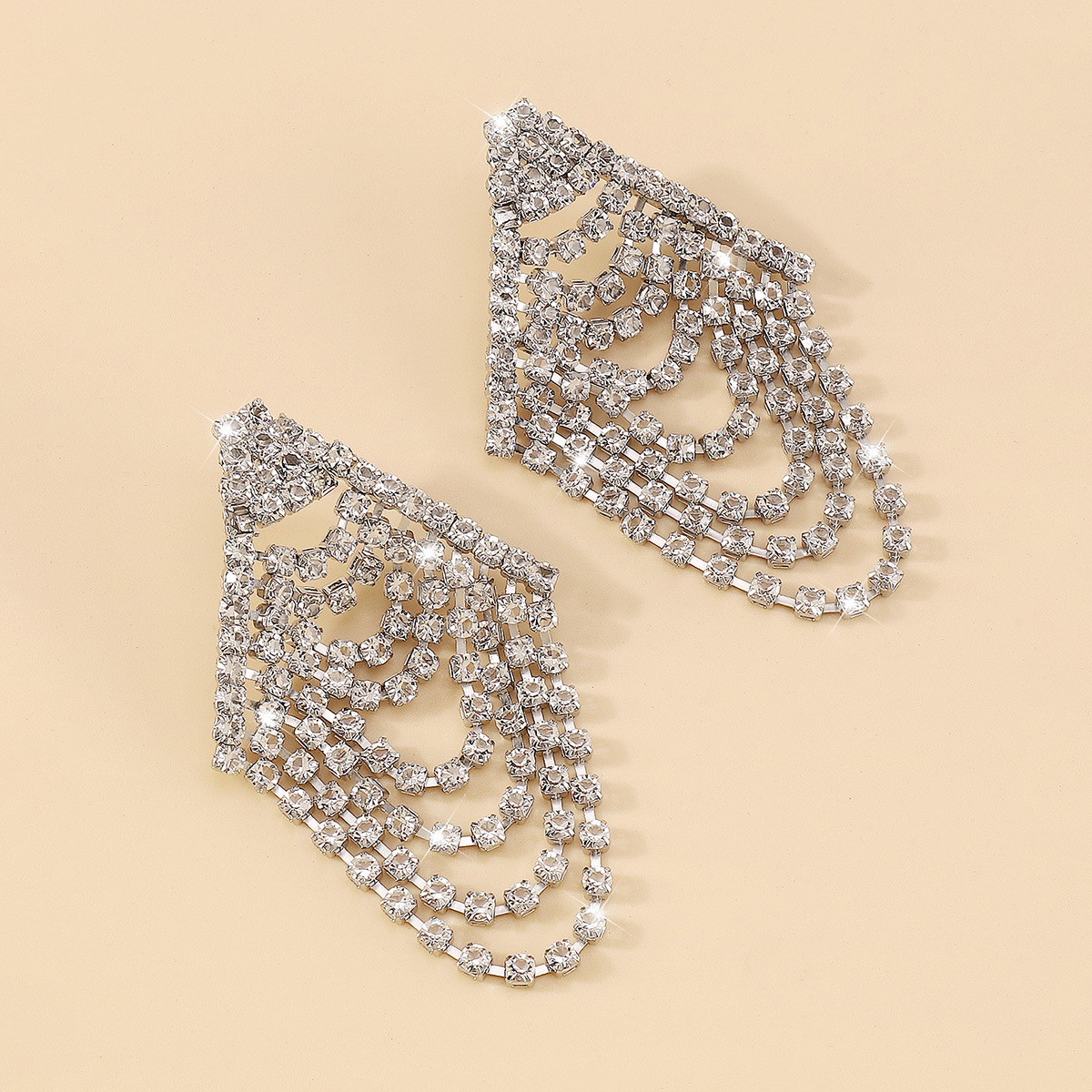 1 Pair Modern Style Simple Style Shiny Tassel Inlay Alloy Rhinestones Drop Earrings display picture 3