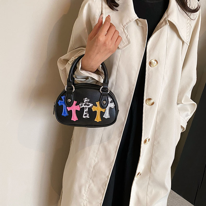 Women's Pu Leather Cross Basic Streetwear Sewing Thread Square Zipper Shoulder Bag Handbag Crossbody Bag display picture 3