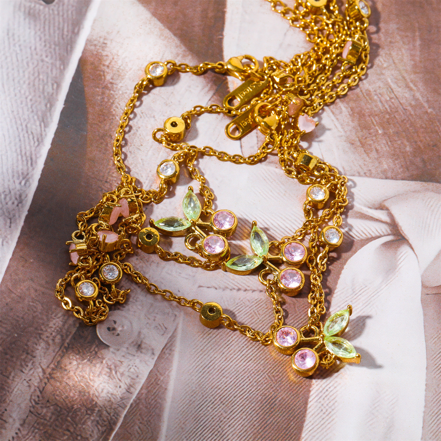 Lässig Einfacher Stil Kirsche Kupfer 18 Karat Vergoldet Zirkon Halskette Mit Anhänger In Masse display picture 1