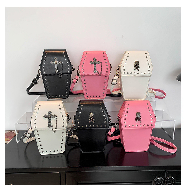Women's Pu Leather Cross Solid Color Vintage Style Square Zipper Shoulder Bag Crossbody Bag Square Bag display picture 1