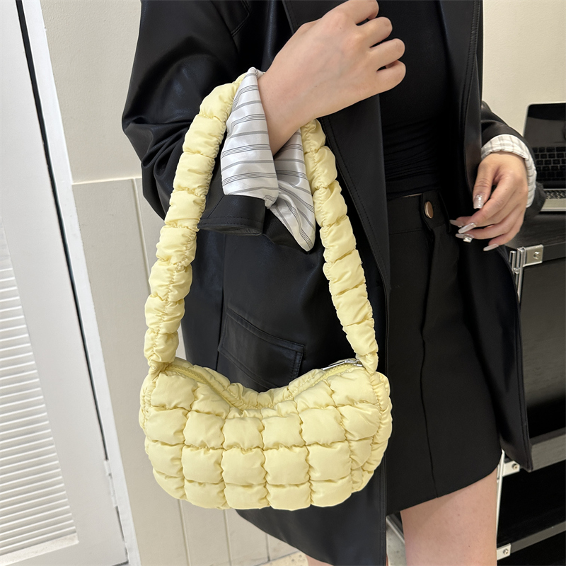 Women's Oxford Cloth Solid Color Classic Style Cloud Shape Zipper Crossbody Bag display picture 7