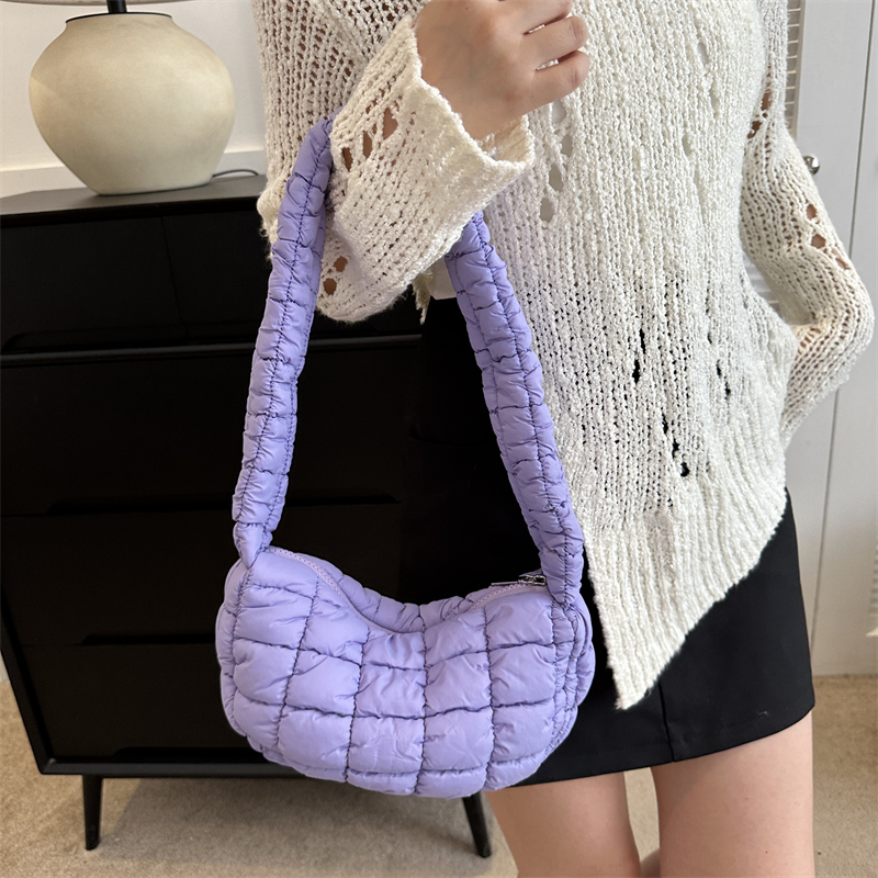 Women's Oxford Cloth Solid Color Classic Style Cloud Shape Zipper Crossbody Bag display picture 15