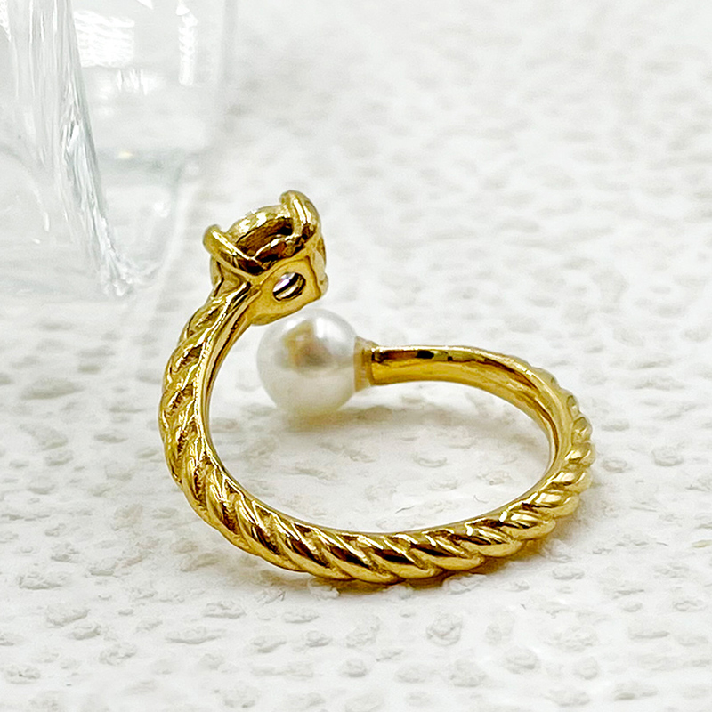304 Stainless Steel Gold Plated Elegant Sweet Roman Style Plating Inlay Solid Color Pearl Zircon Rings display picture 2