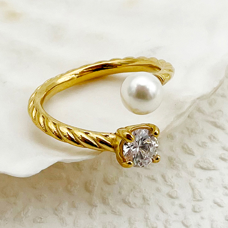 304 Stainless Steel Gold Plated Elegant Sweet Roman Style Plating Inlay Solid Color Pearl Zircon Rings display picture 1