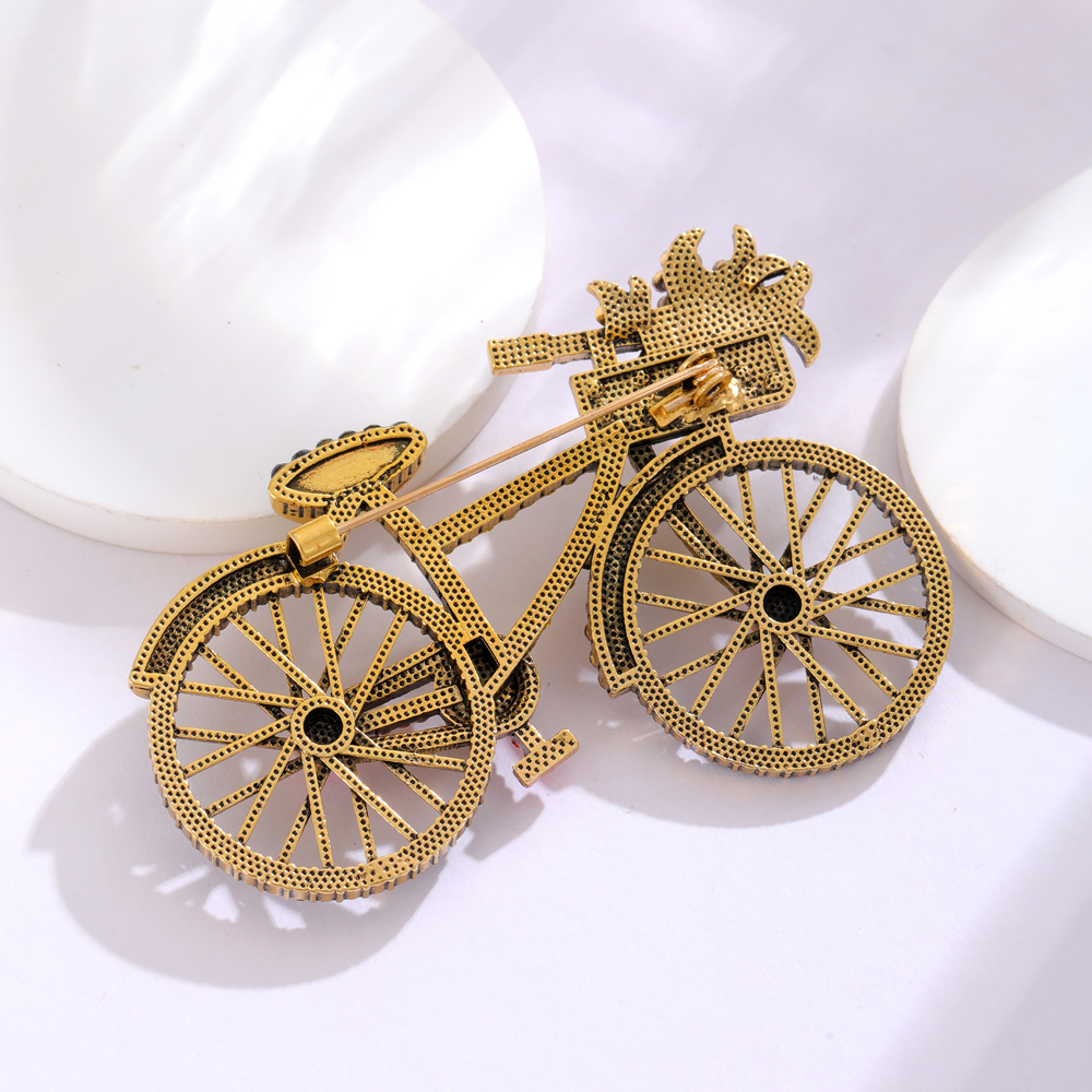 Elegant Classic Style Conch Eye Bicycle Alloy Inlay Rhinestones Women's Brooches display picture 2