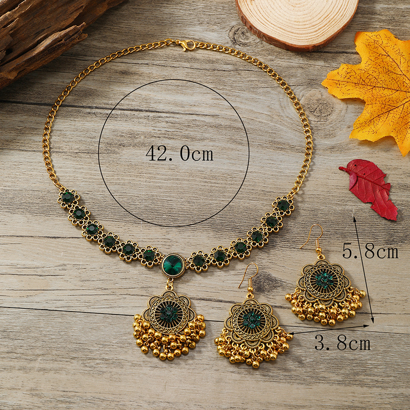 Elegant Luxurious Geometric Gold Plated Rhinestones Alloy Wholesale Earrings Necklace display picture 4