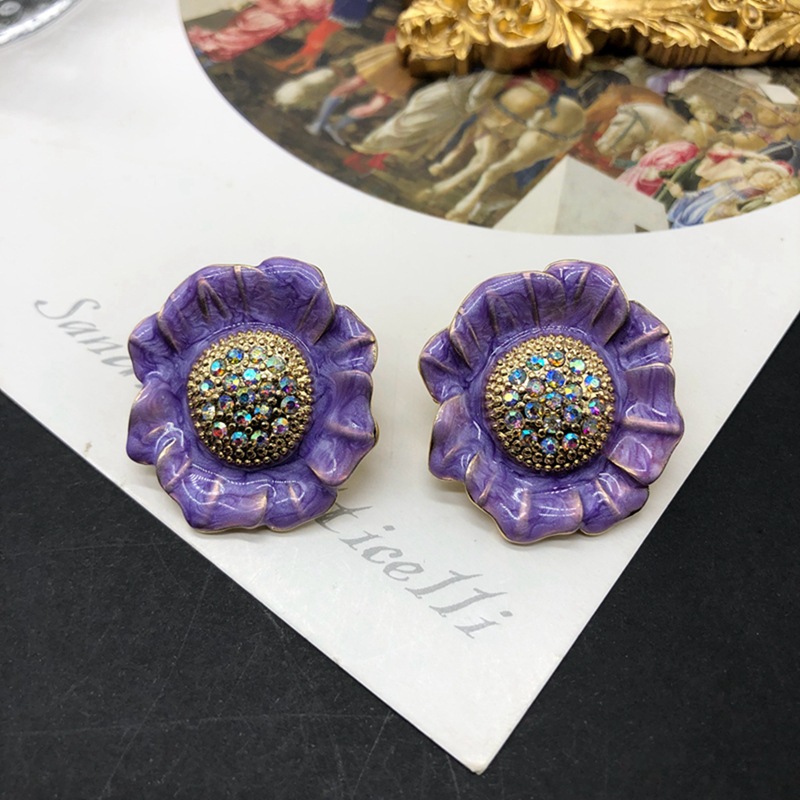 1 Pair Retro Flower Plating Alloy Ear Studs display picture 5