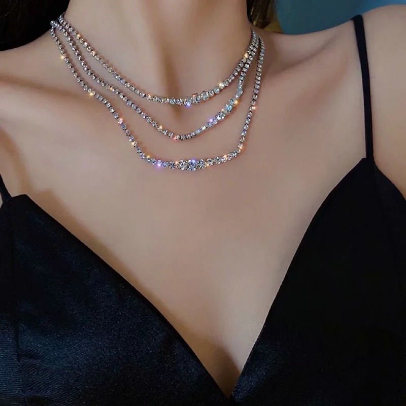 Elegante Borla Aleación Irregular Enchapado Embutido Diamantes De Imitación Plateado Mujeres Gargantilla display picture 1
