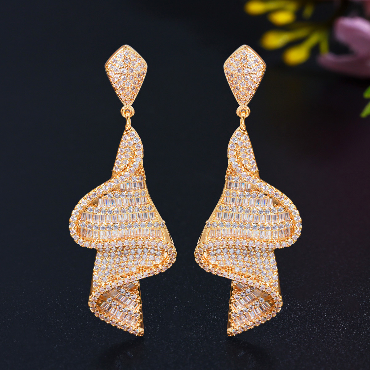 1 Pair Elegant Glittery Water Droplets Plating Inlay Copper Artificial Gemstones 14k Gold Plated Rhodium Plated Drop Earrings display picture 3