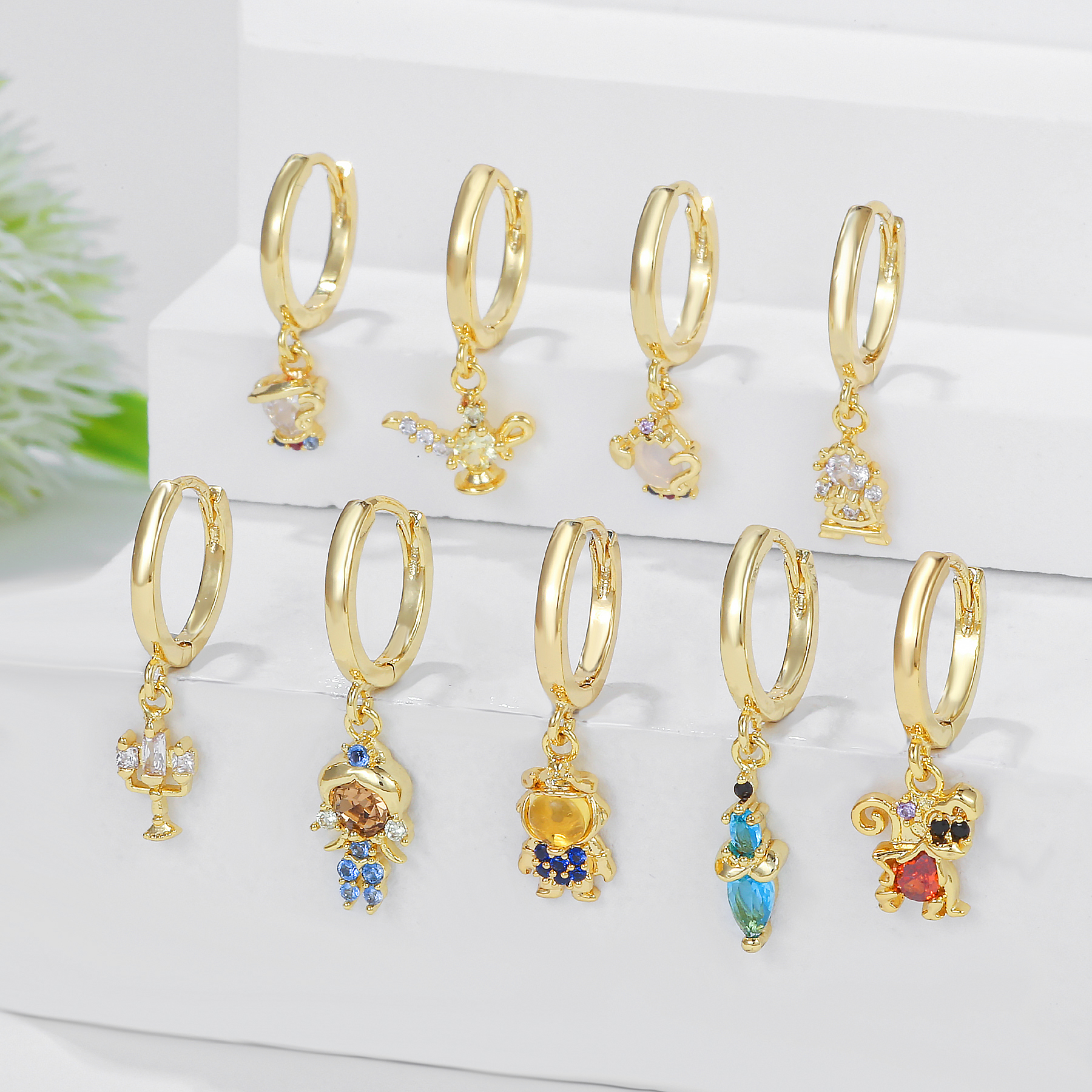 1 Pièce Princesse Mignon Humain Animal Placage Incruster Laiton Zircon Plaqué Or 18k Boucles D'oreilles display picture 1