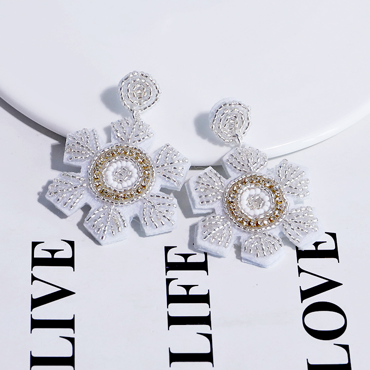 Wholesale Jewelry Ig Style Snowflake Arylic Plastic Fabric Beaded Drop Earrings display picture 2
