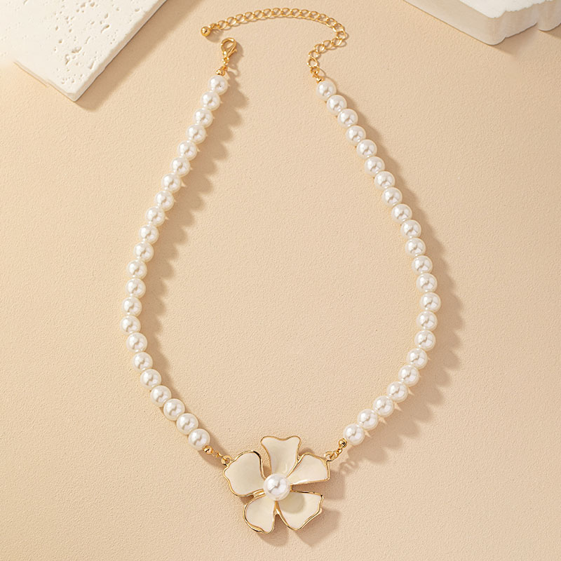 Simple Style Classic Style Flower Beaded Alloy Beaded Plating 14k Gold Plated Women's Pendant Necklace display picture 5