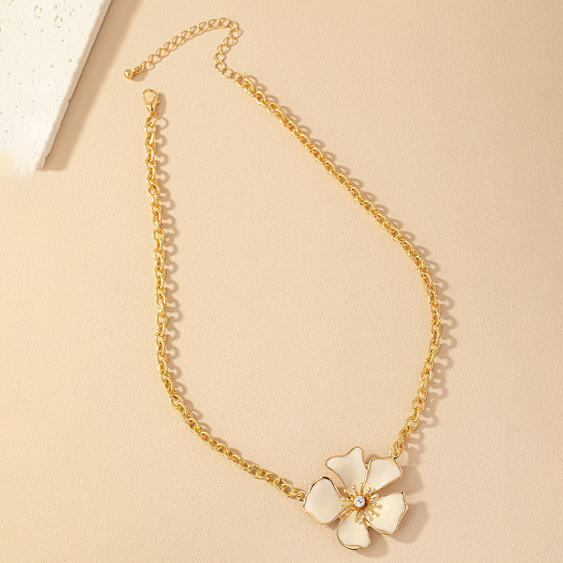 Einfacher Stil Klassischer Stil Blume Perlen Legierung Perlen Überzug 14 Karat Vergoldet Frau Halskette Mit Anhänger display picture 9