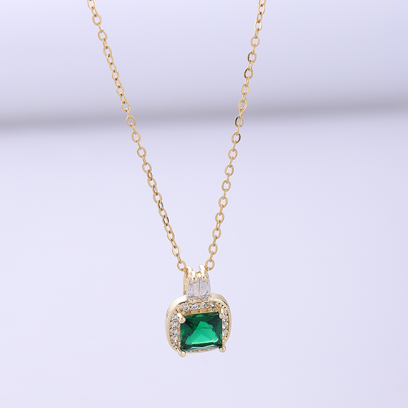Vintage Style Square Stainless Steel Plating Inlay Zircon 18k Gold Plated Pendant Necklace display picture 3