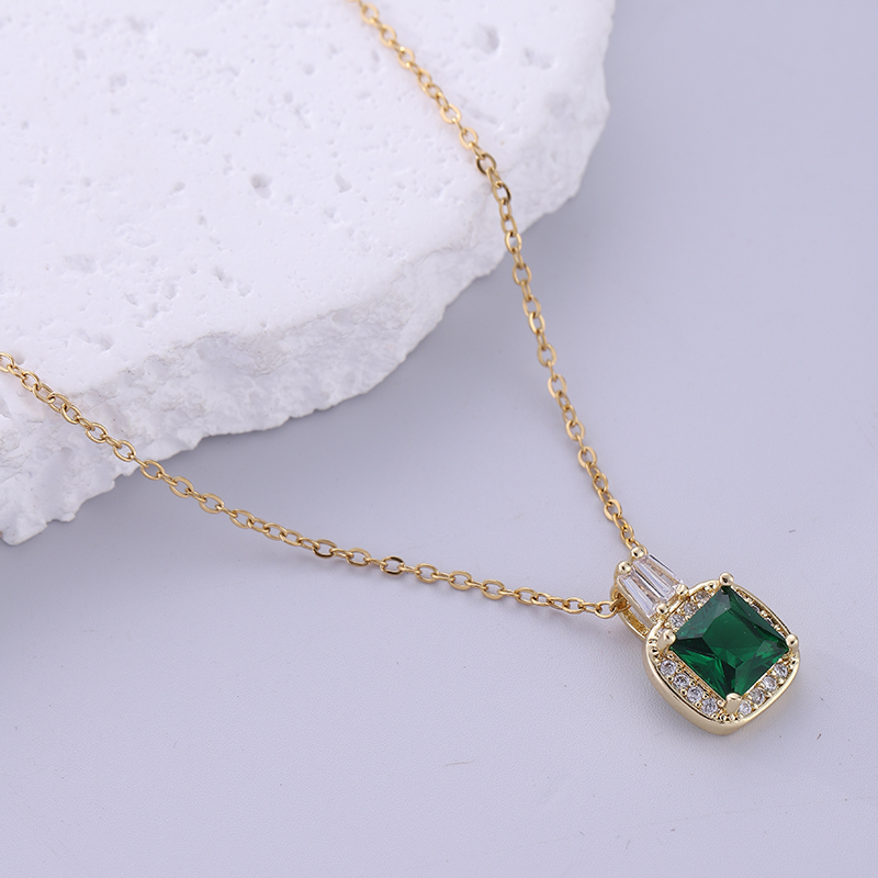 Vintage Style Square Stainless Steel Plating Inlay Zircon 18k Gold Plated Pendant Necklace display picture 4