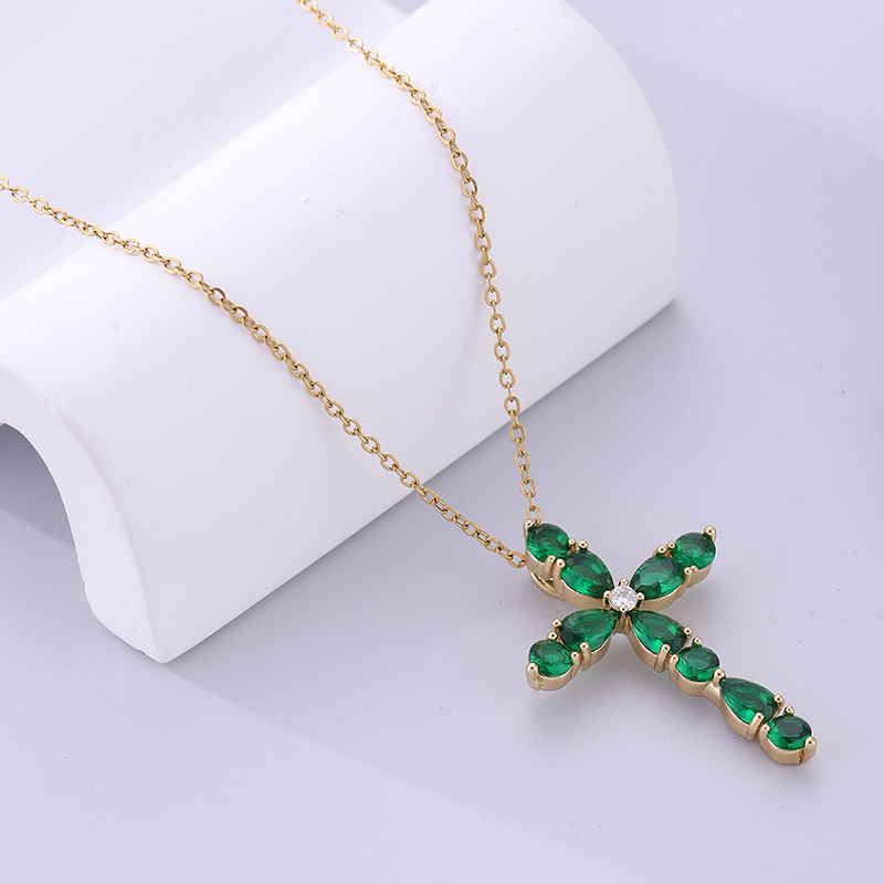 Vintage Style Cross Stainless Steel Plating Inlay Zircon 18k Gold Plated Pendant Necklace display picture 10