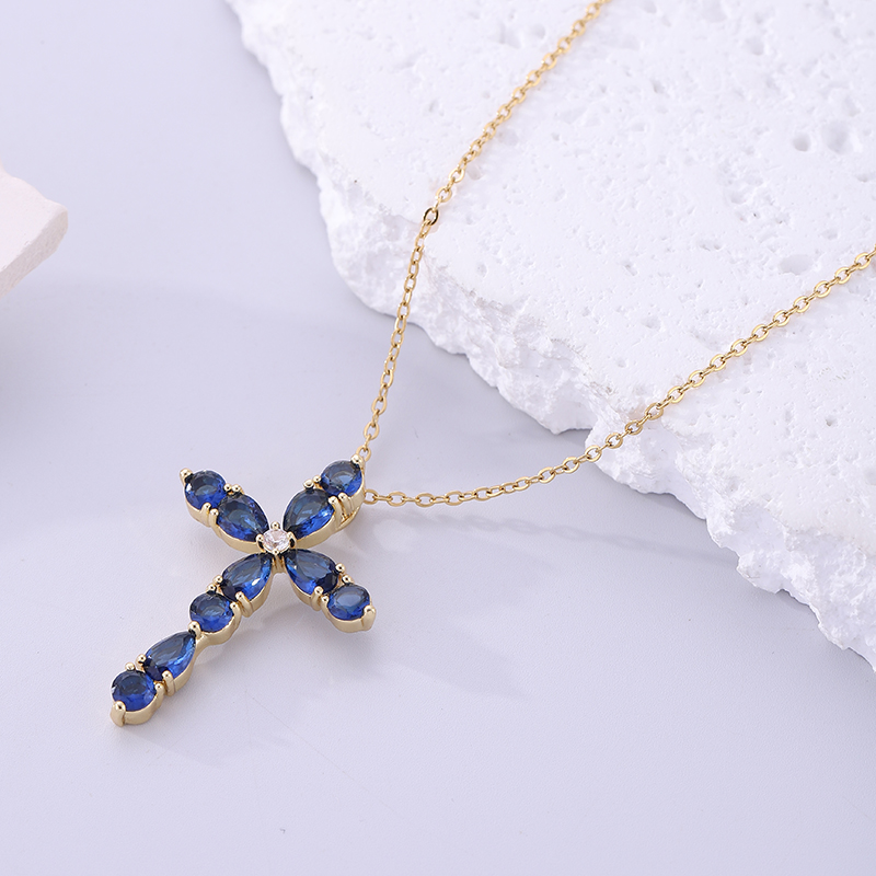 Vintage Style Cross Stainless Steel Plating Inlay Zircon 18k Gold Plated Pendant Necklace display picture 5
