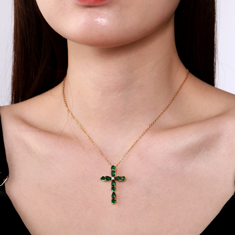 Vintage Style Cross Stainless Steel Plating Inlay Zircon 18k Gold Plated Pendant Necklace display picture 13