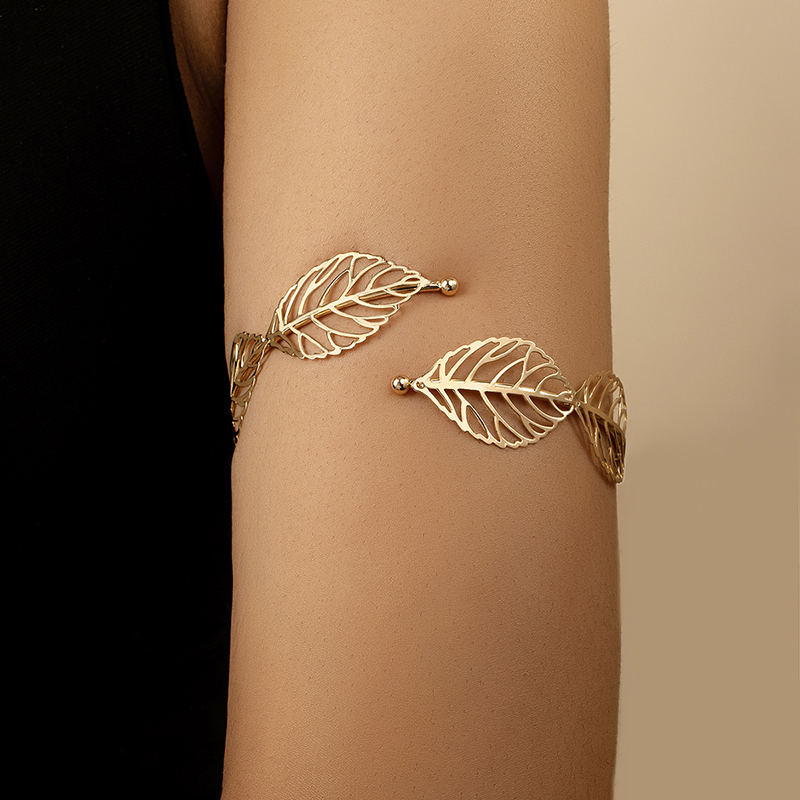 Casual Simple Style Leaves Alloy Plating Hollow Out 14k Gold Plated Women's Arm Bracelet display picture 1