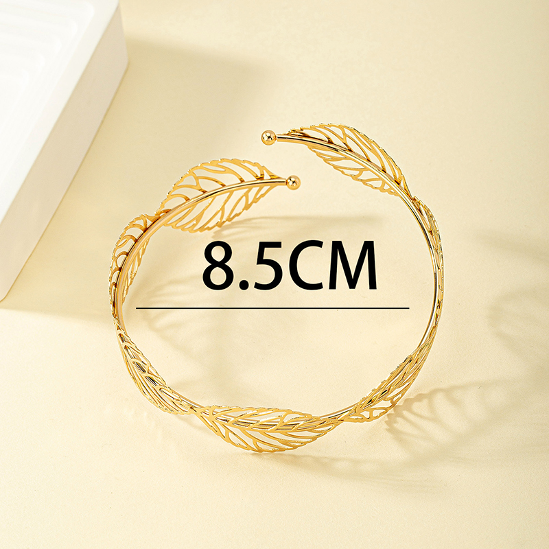 Casual Simple Style Leaves Alloy Plating Hollow Out 14k Gold Plated Women's Arm Bracelet display picture 5