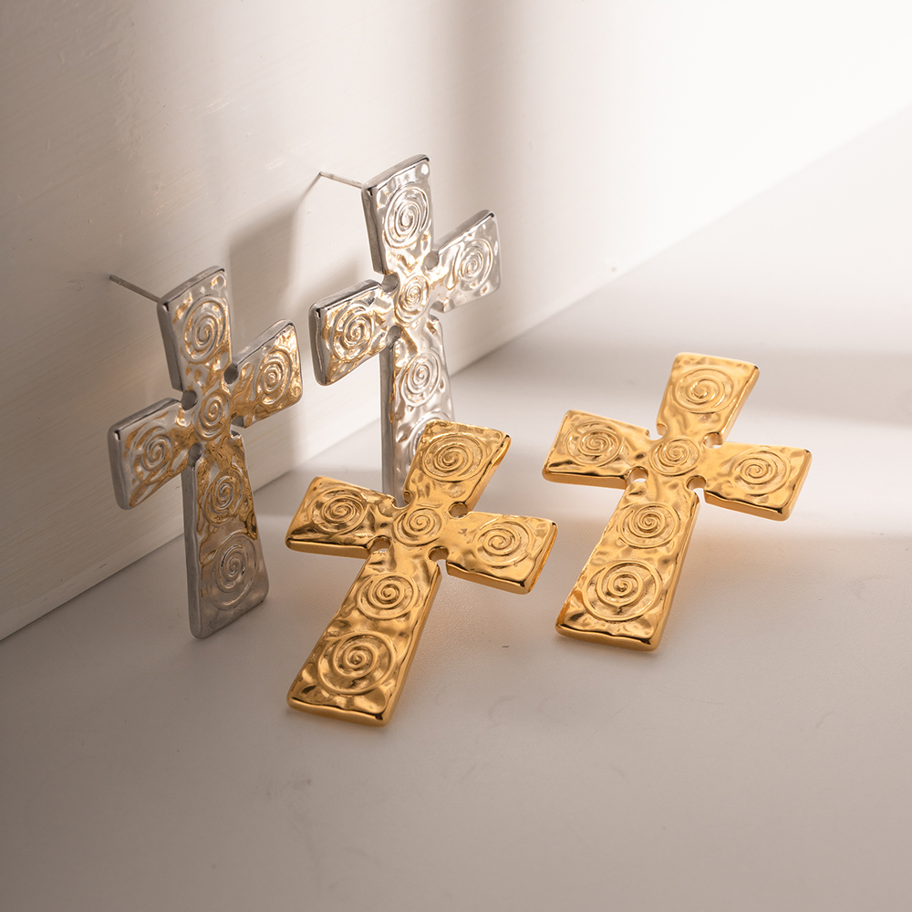 1 Pair Retro Cross Plating Stainless Steel 18k Gold Plated Ear Studs display picture 4