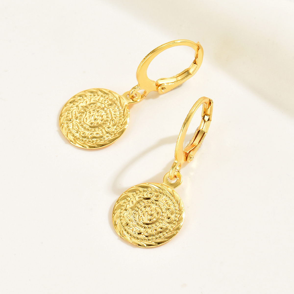 1 Pair Casual Classic Style Coin Plating Copper 18k Gold Plated Drop Earrings display picture 1