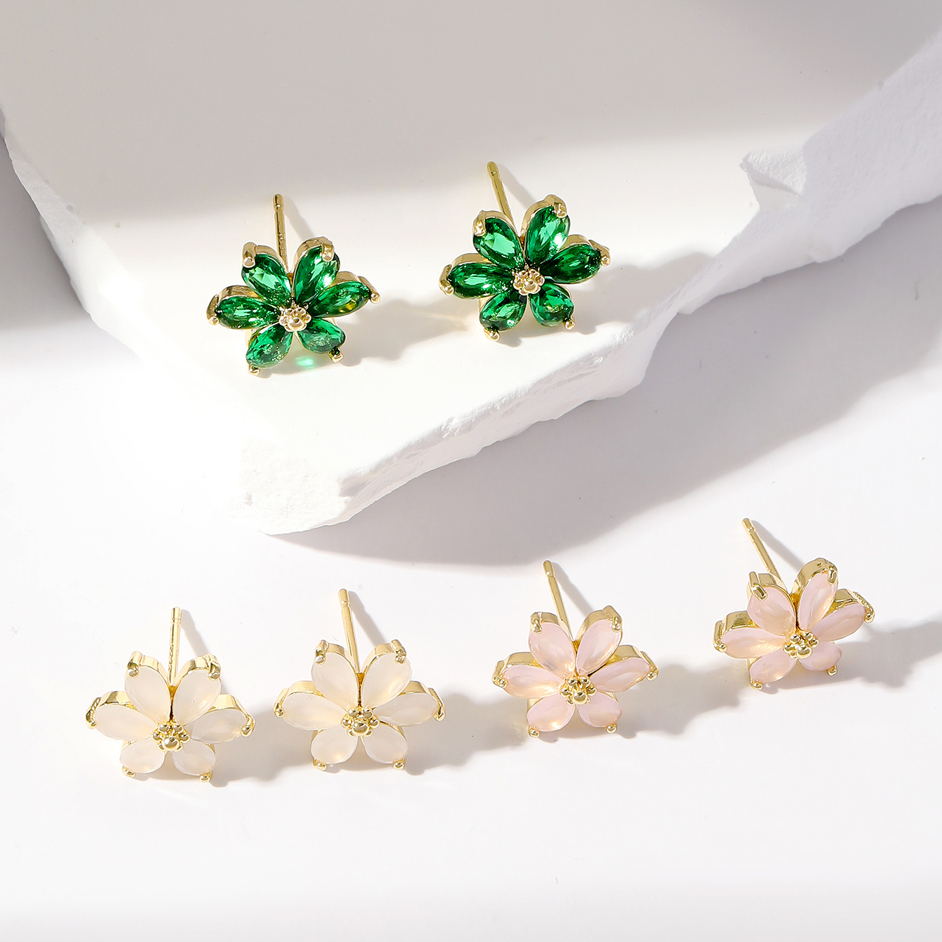3 Pairs Korean Style Flower Plating Inlay Copper Zircon Gold Plated Ear Studs display picture 3