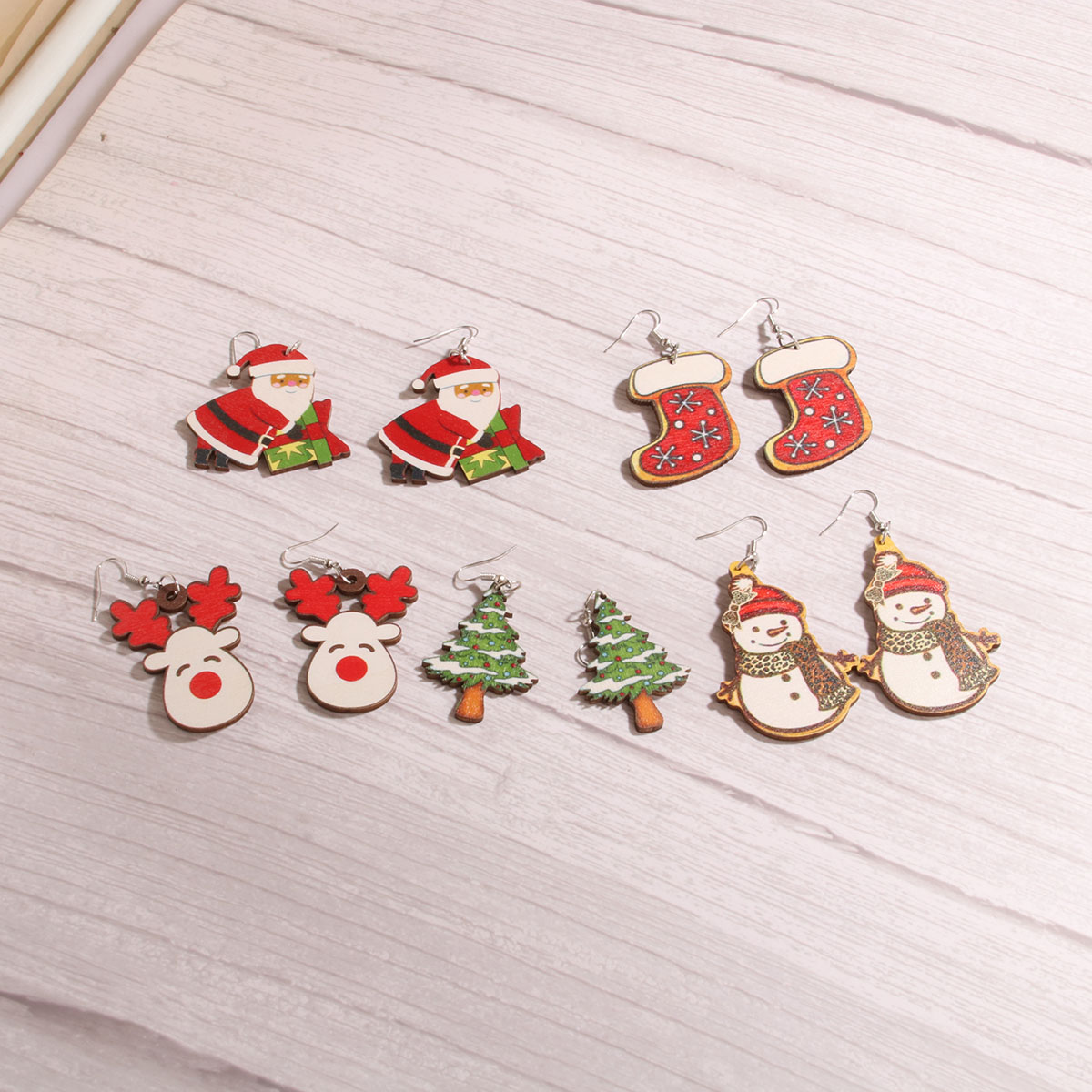 1 Pair Cute Sweet Artistic Santa Claus Tree Snowman Stainless Steel Wood Drop Earrings display picture 1