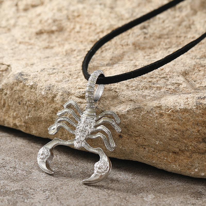 Punk Cross Scorpion Skull Alloy Plating Silver Plated Unisex Pendant Necklace display picture 17