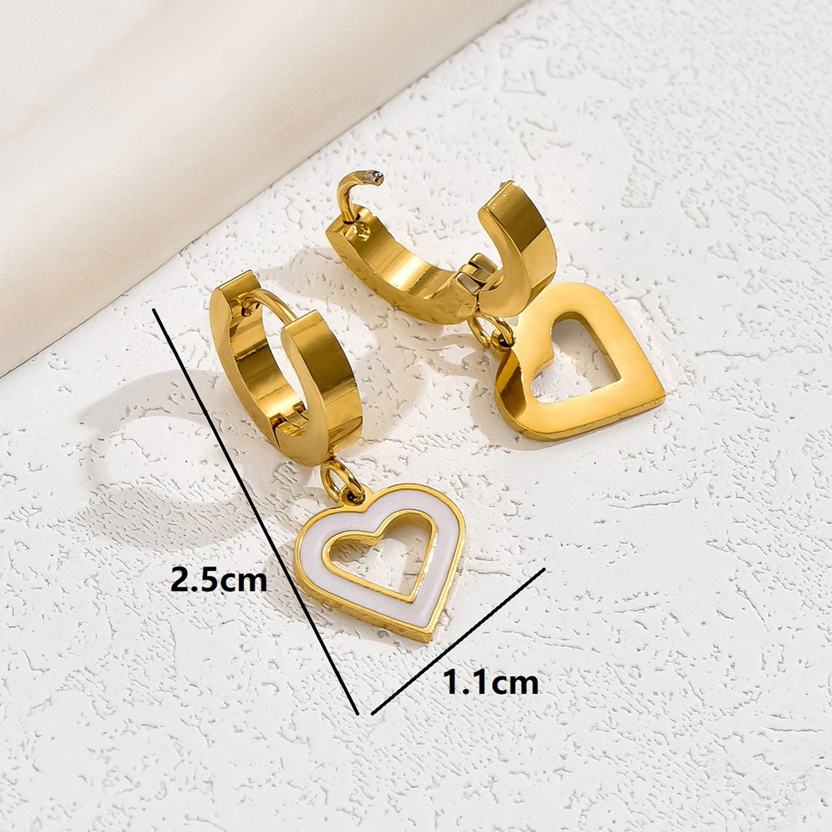 1 Pair Casual Basic Sweet Heart Shape Enamel Plating Hollow Out 201 Stainless Steel 18K Gold Plated Drop Earrings display picture 5
