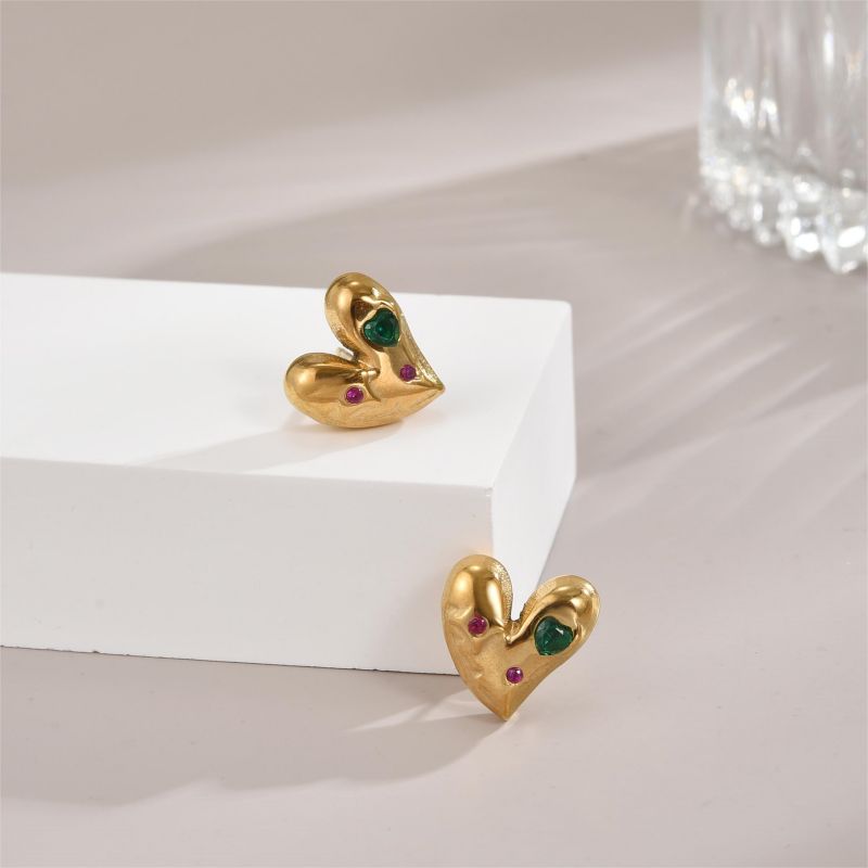1 Pair Luxurious Heart Shape Plating Inlay Stainless Steel Zircon 18K Gold Plated Ear Studs display picture 4