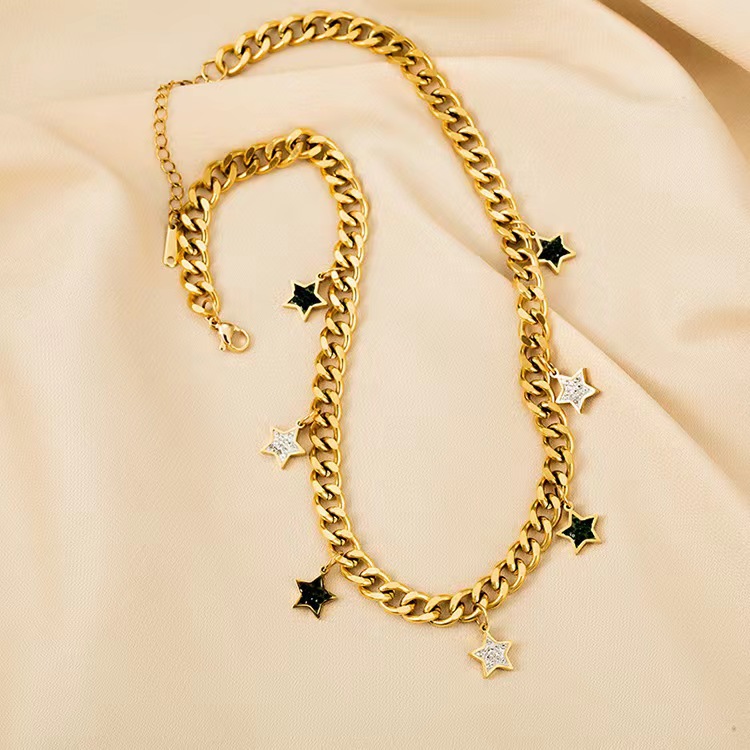 304 Stainless Steel 18K Gold Plated Simple Style Plating Inlay Star Artificial Rhinestones Necklace display picture 2
