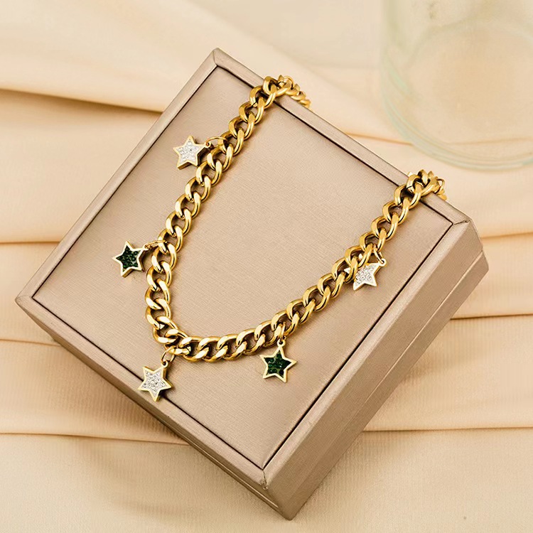 304 Stainless Steel 18K Gold Plated Simple Style Plating Inlay Star Artificial Rhinestones Necklace display picture 3