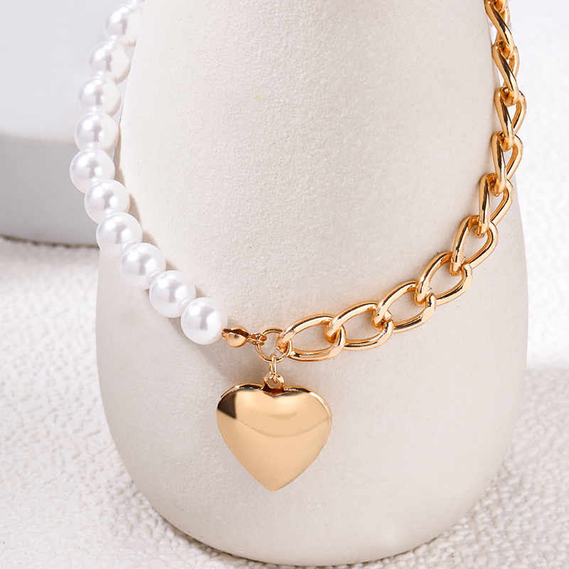 Ig Style Casual Heart Shape Imitation Pearl Alloy Beaded Women's Pendant Necklace display picture 2