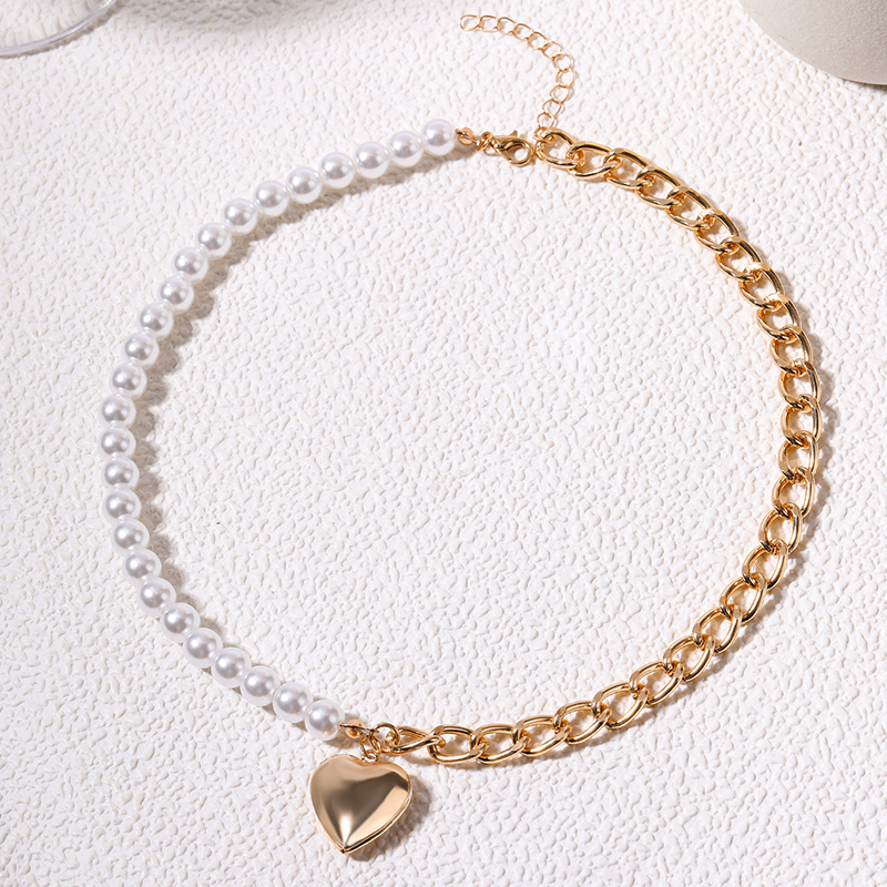 Ig Style Casual Heart Shape Imitation Pearl Alloy Beaded Women's Pendant Necklace display picture 1