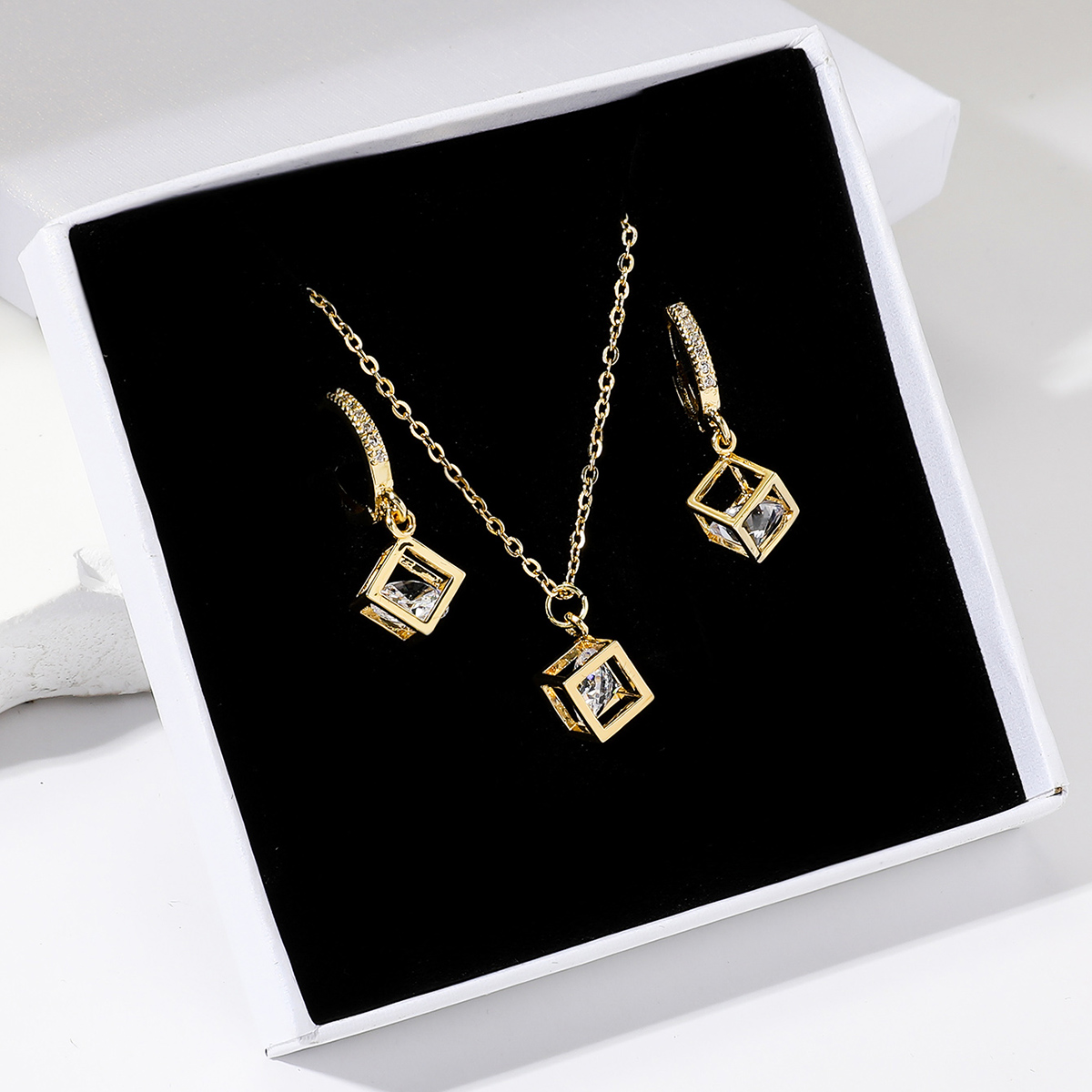 Ig Style Simple Style Rubik's Cube Stainless Steel Plating Inlay Zircon Gold Plated Jewelry Set display picture 6