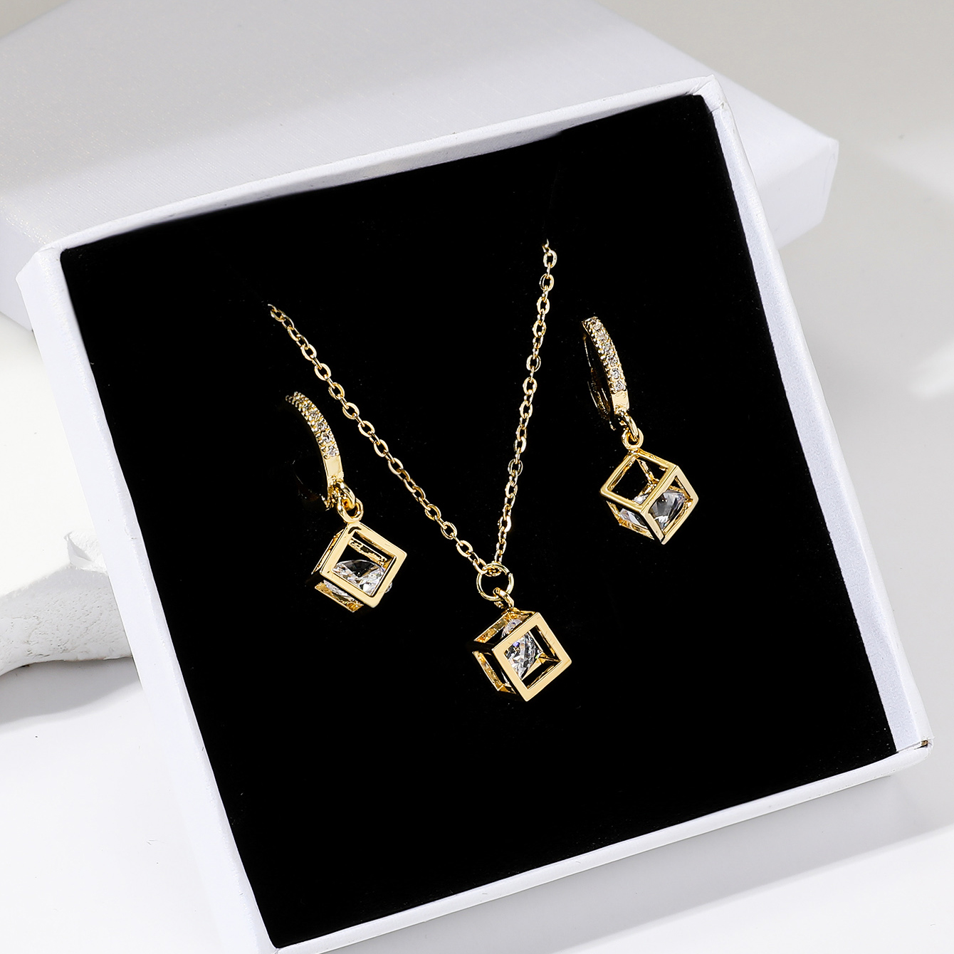 Ig Style Simple Style Rubik's Cube Stainless Steel Plating Inlay Zircon Gold Plated Jewelry Set display picture 8