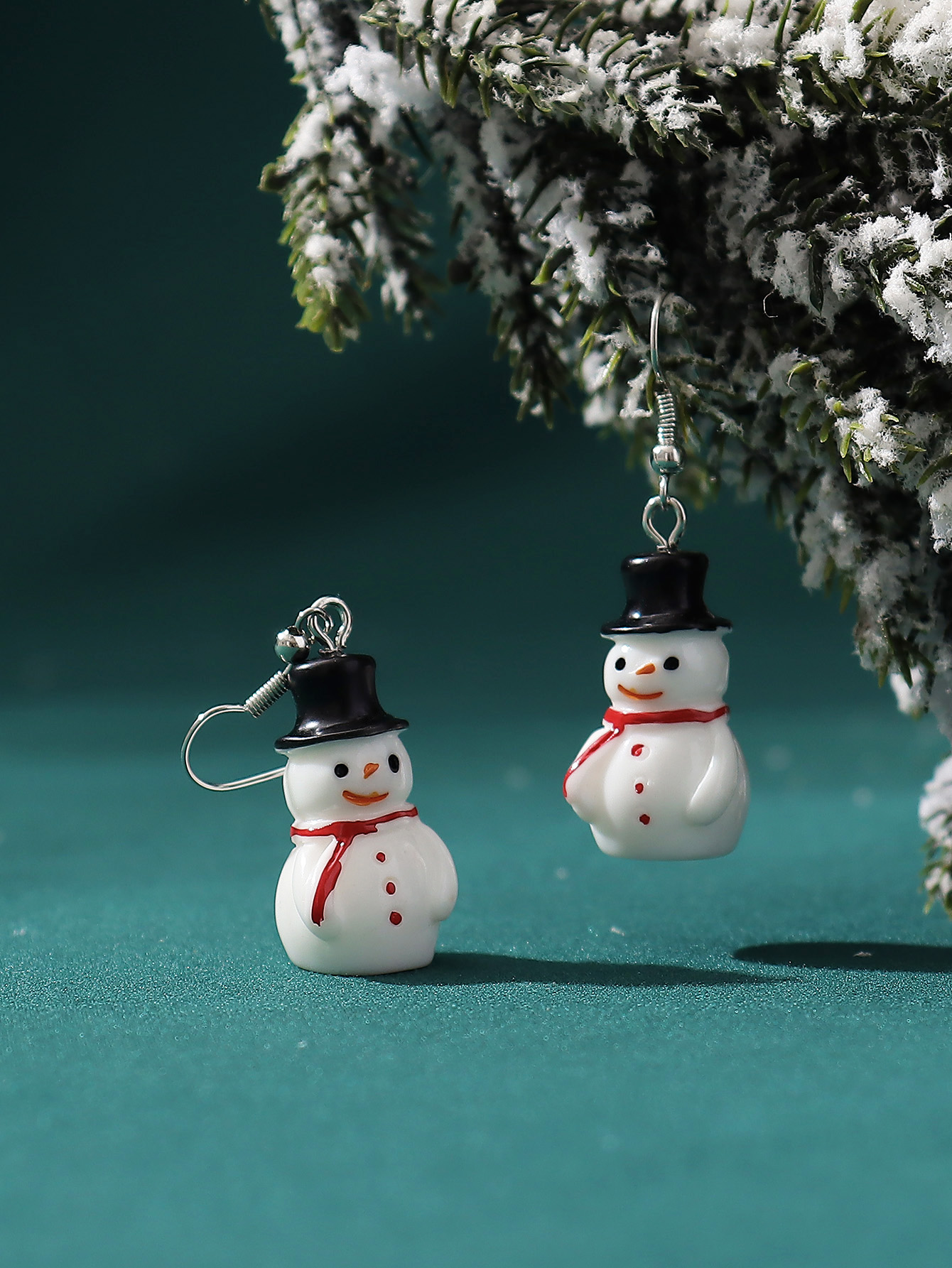 1 Pair Sweet British Style Snowman Three-dimensional Resin Drop Earrings display picture 4