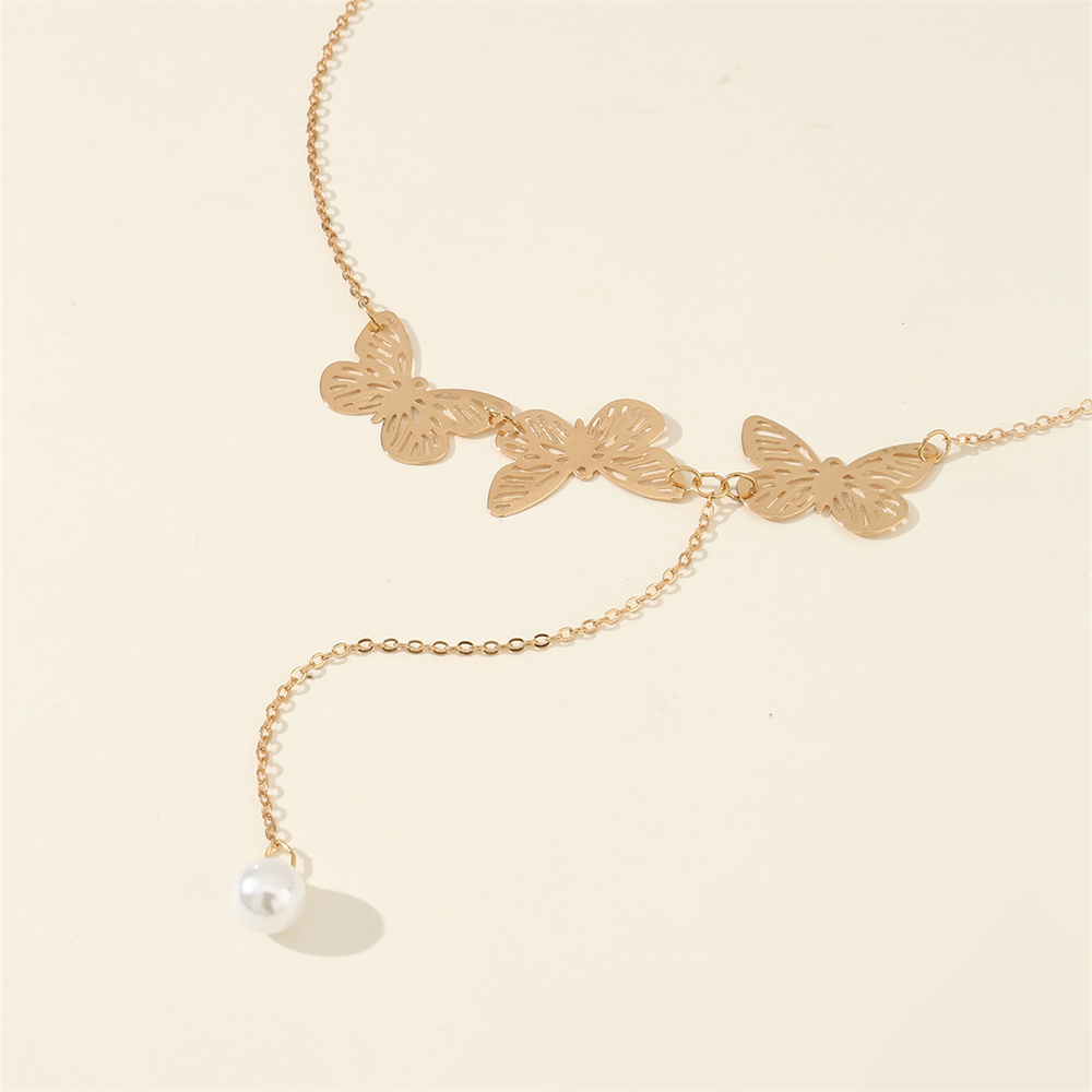 Lujoso Romántico Estilo Simple Mariposa Perla De Imitación Aleación Mujeres Collar Colgante display picture 3