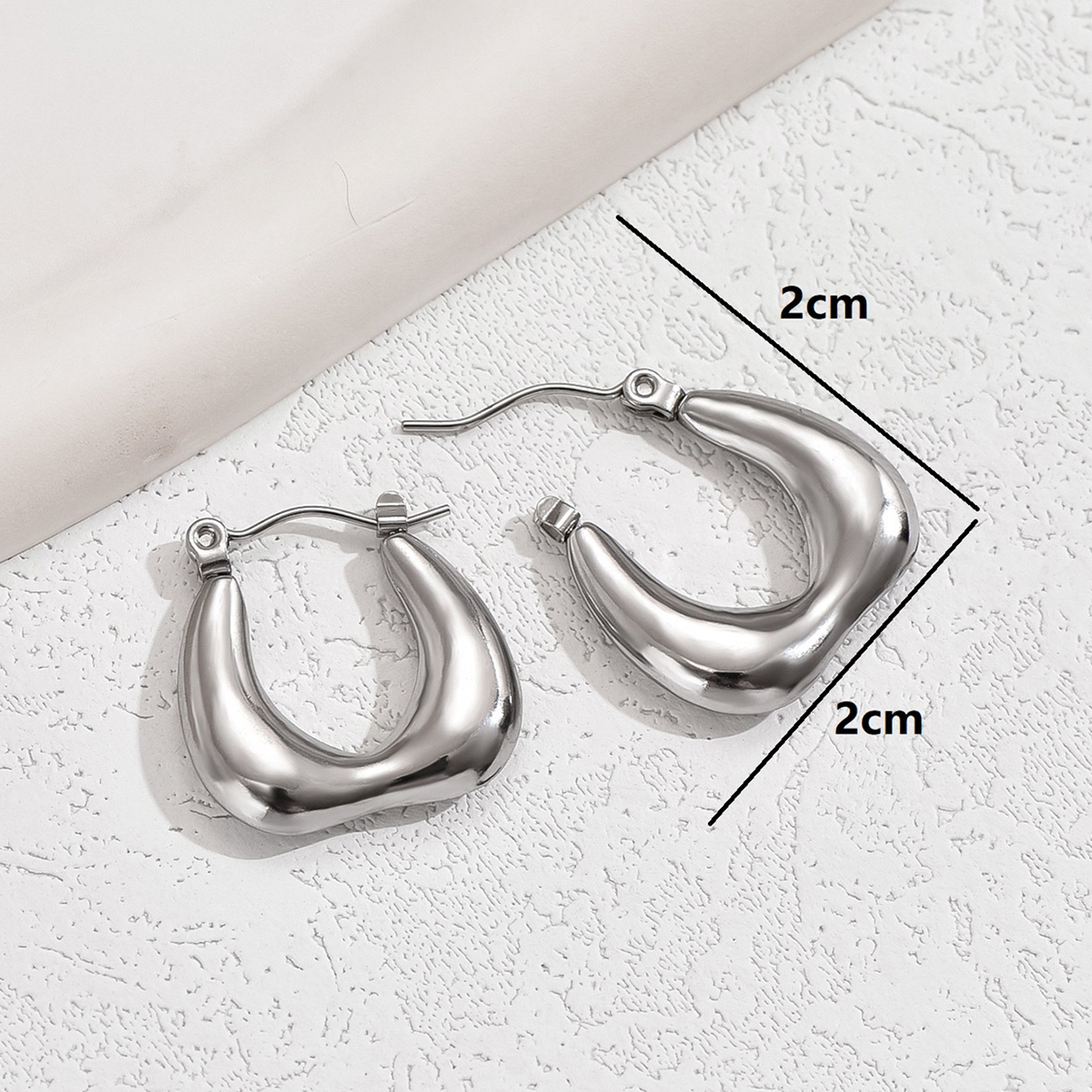 1 Pair Basic Vintage Style U Shape Plating 201 Stainless Steel 18K Gold Plated Hoop Earrings display picture 5