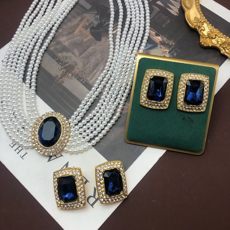 Retro Square Alloy Wholesale Earrings Necklace display picture 1
