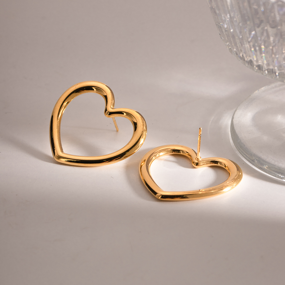 1 Pair Ig Style Simple Style Heart Shape Plating Hollow Out Stainless Steel 18k Gold Plated Ear Studs display picture 2