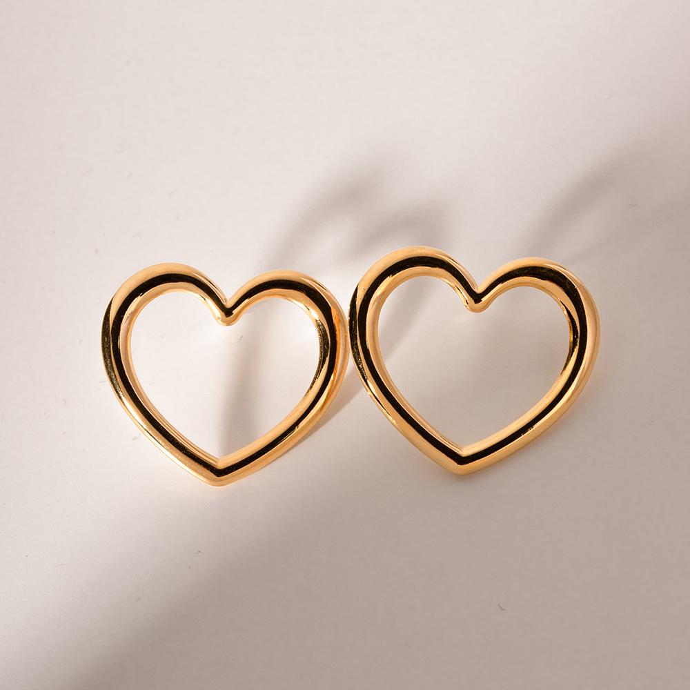 1 Pair Ig Style Simple Style Heart Shape Plating Hollow Out Stainless Steel 18k Gold Plated Ear Studs display picture 3