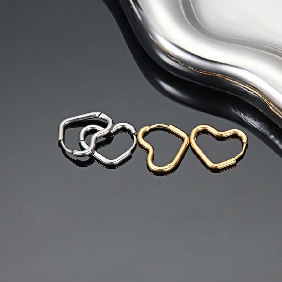 1 Pair Simple Style Heart Shape Plating Metal Stainless Steel 18k Gold Plated Hoop Earrings display picture 8