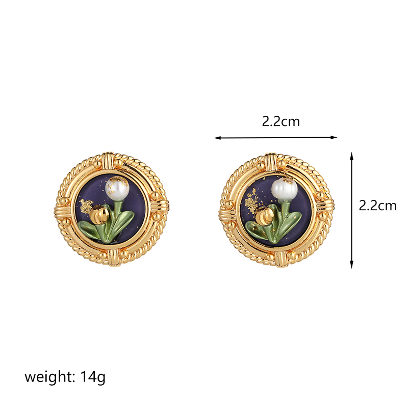 1 Pair Elegant Retro Flower Painted Plating Inlay Copper Freshwater Pearl 18k Gold Plated Ear Studs display picture 1