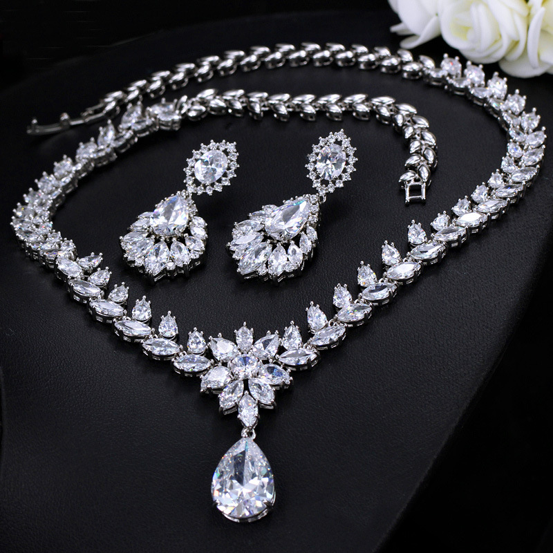 Luxurious Wedding Bridal Water Droplets Flower Copper Plating Inlay Artificial Gemstones White Gold Plated Rhodium Plated Jewelry Set display picture 4