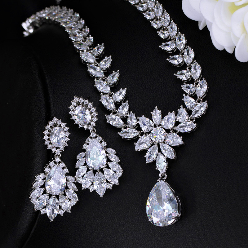 Luxurious Wedding Bridal Water Droplets Flower Copper Plating Inlay Artificial Gemstones White Gold Plated Rhodium Plated Jewelry Set display picture 2